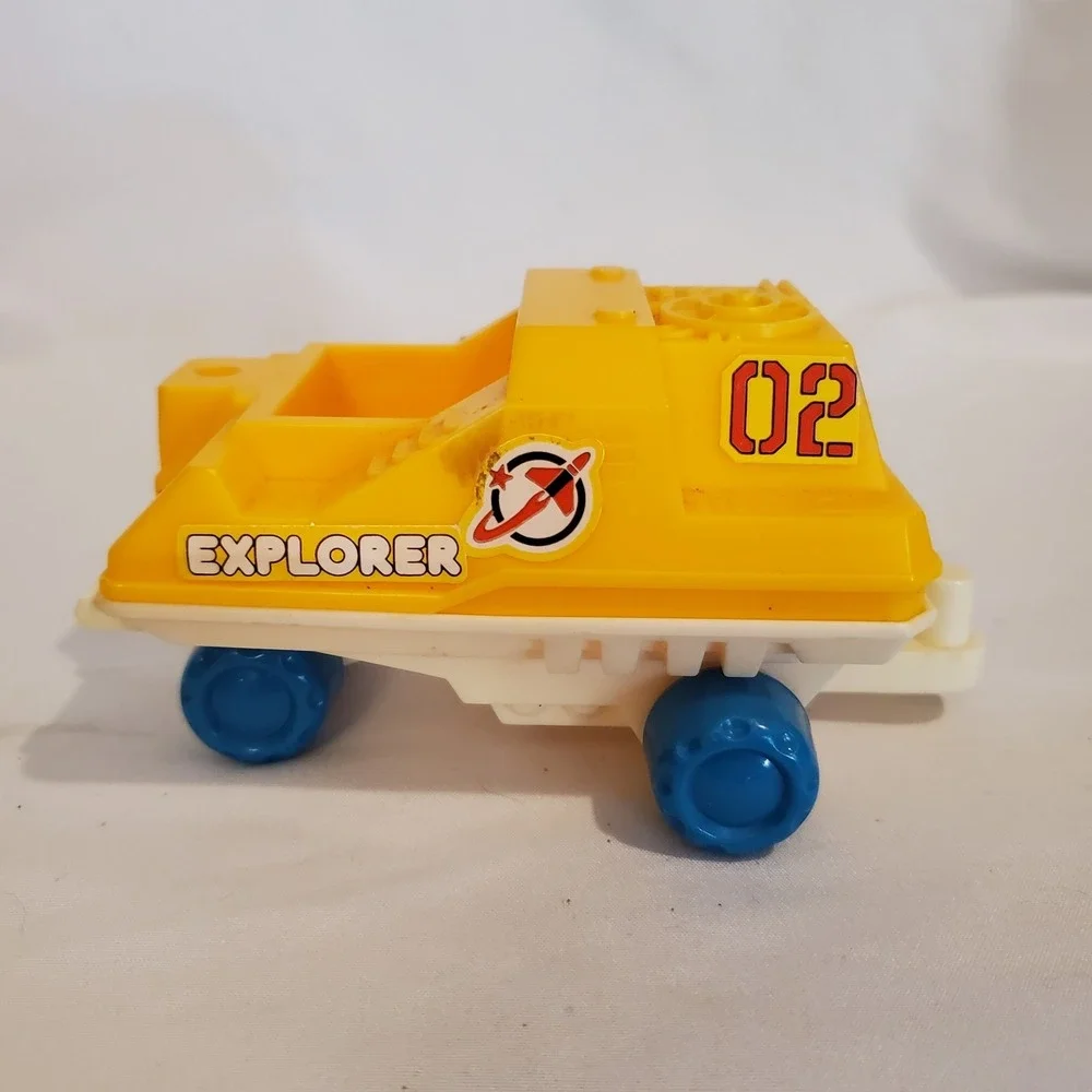 1984 Playworld Toys Yellow Explorer Rover Car Playmates Space Station Vintage 02